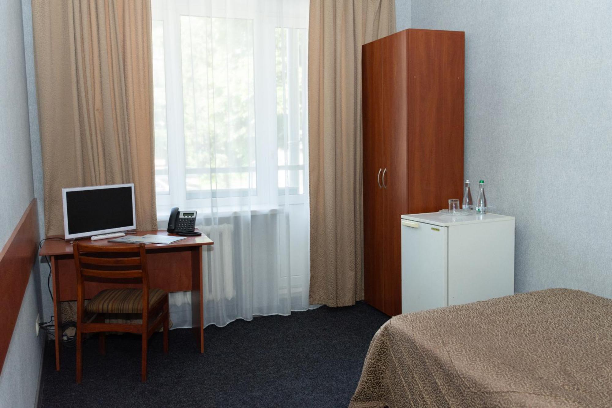 Kremin Hotel Krementchouk Extérieur photo