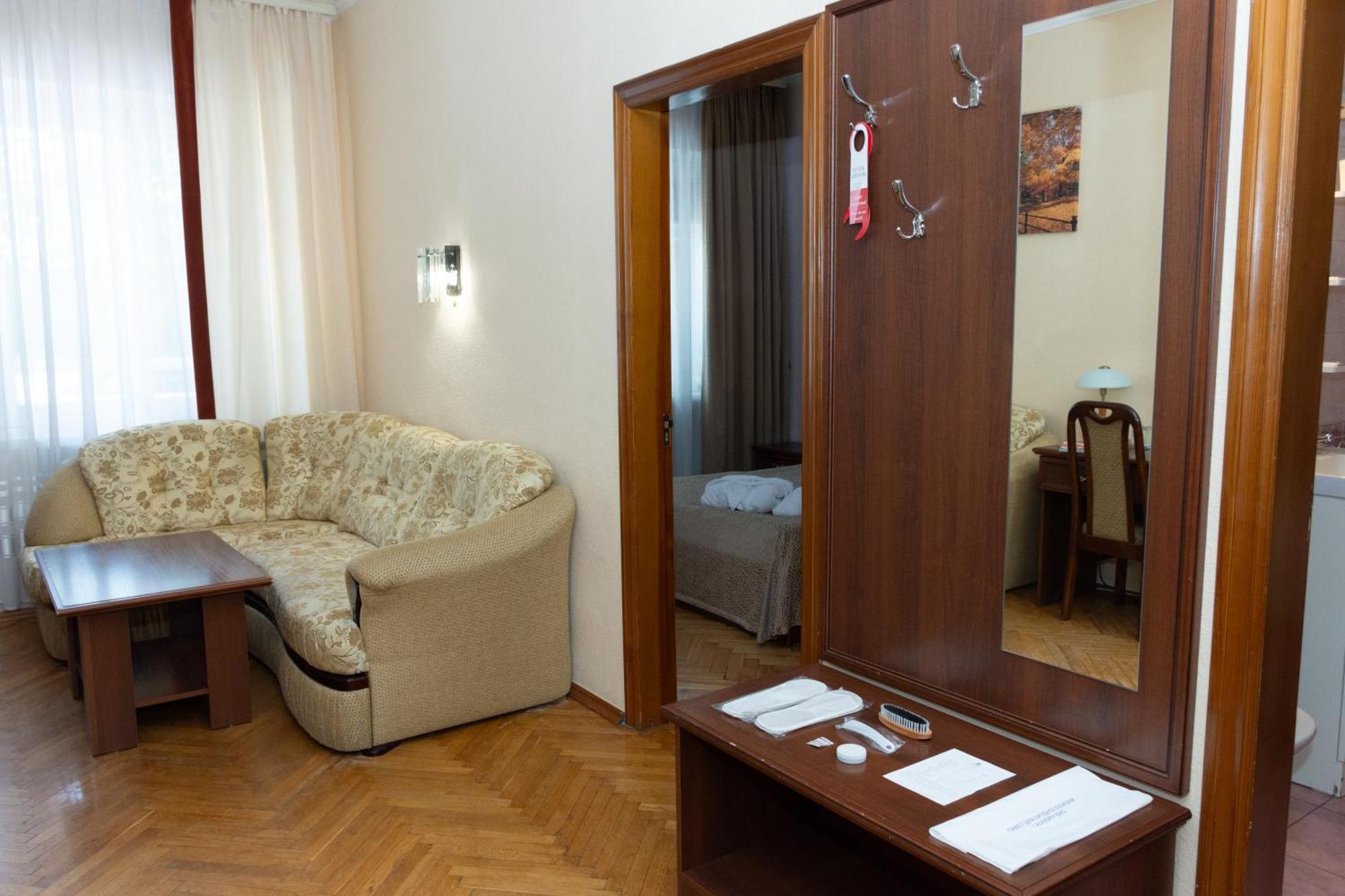 Kremin Hotel Krementchouk Extérieur photo