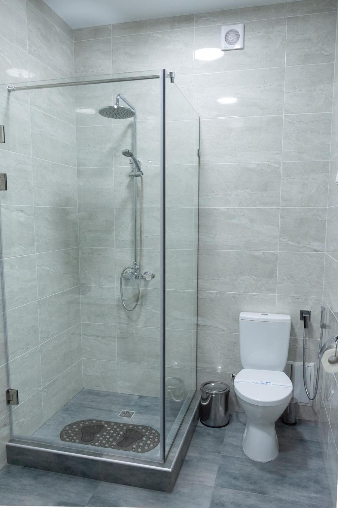 Kremin Hotel Krementchouk Extérieur photo