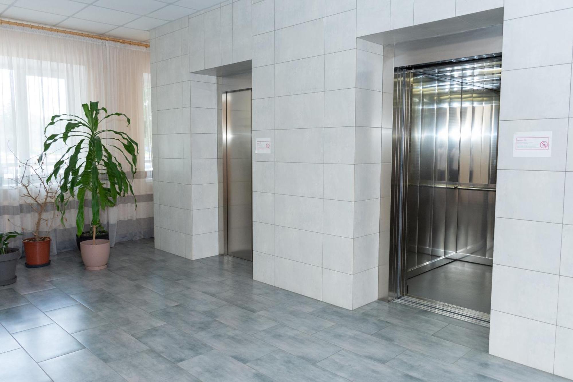 Kremin Hotel Krementchouk Extérieur photo