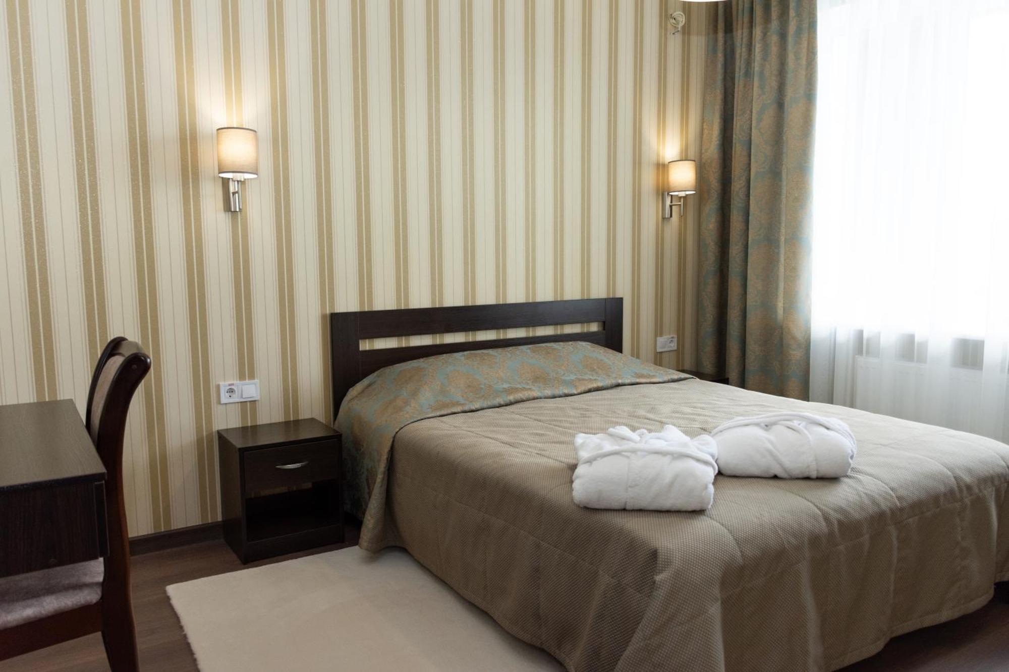 Kremin Hotel Krementchouk Extérieur photo