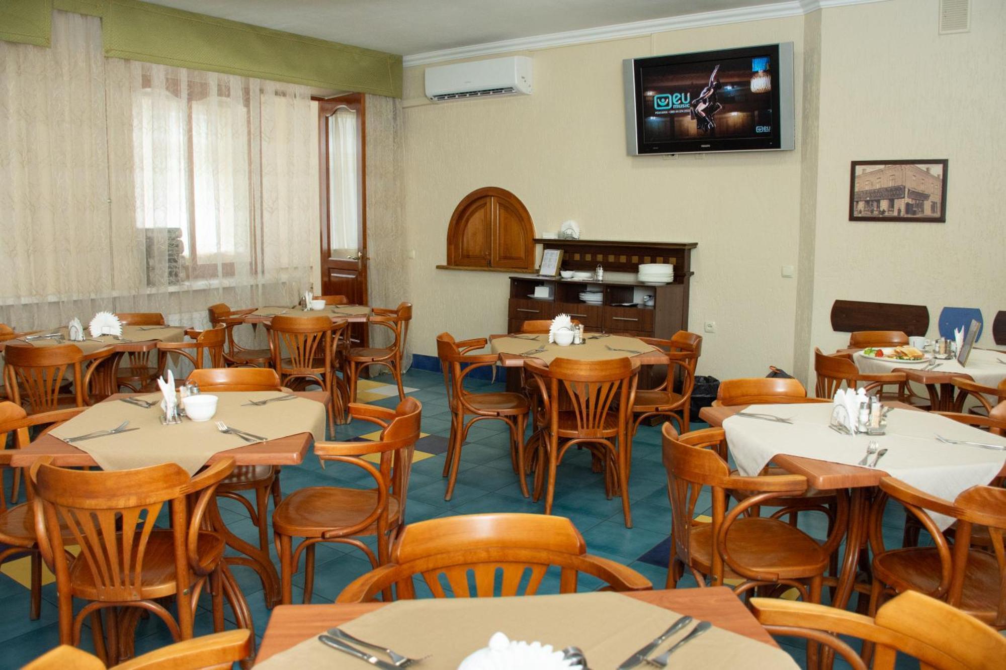 Kremin Hotel Krementchouk Extérieur photo