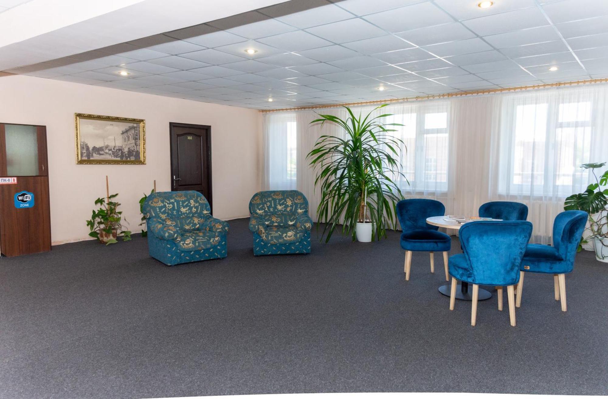 Kremin Hotel Krementchouk Extérieur photo