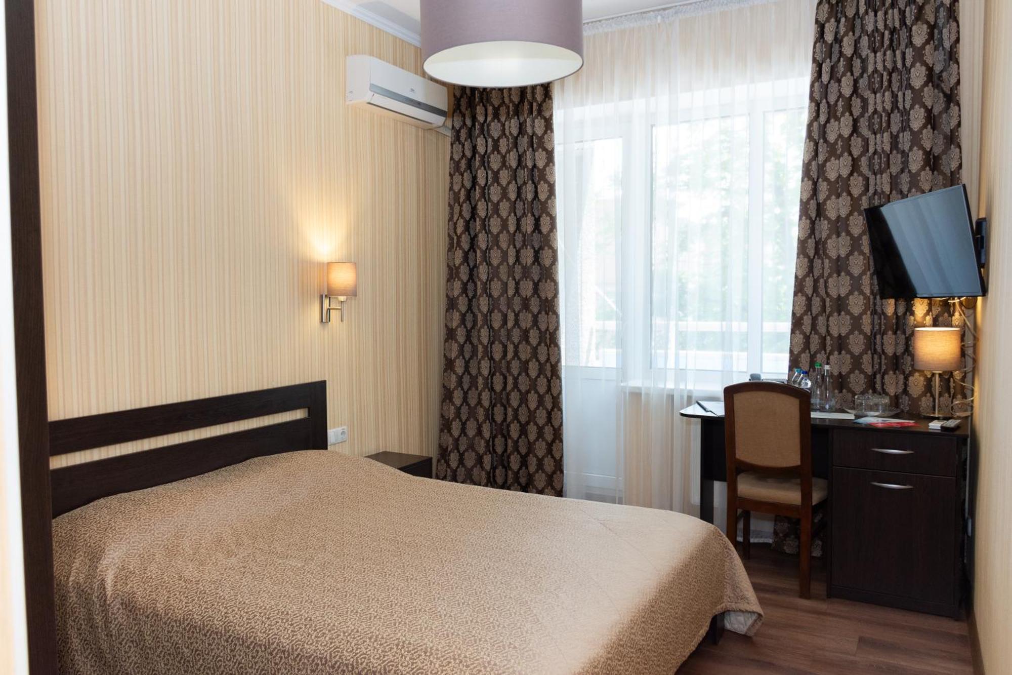 Kremin Hotel Krementchouk Extérieur photo