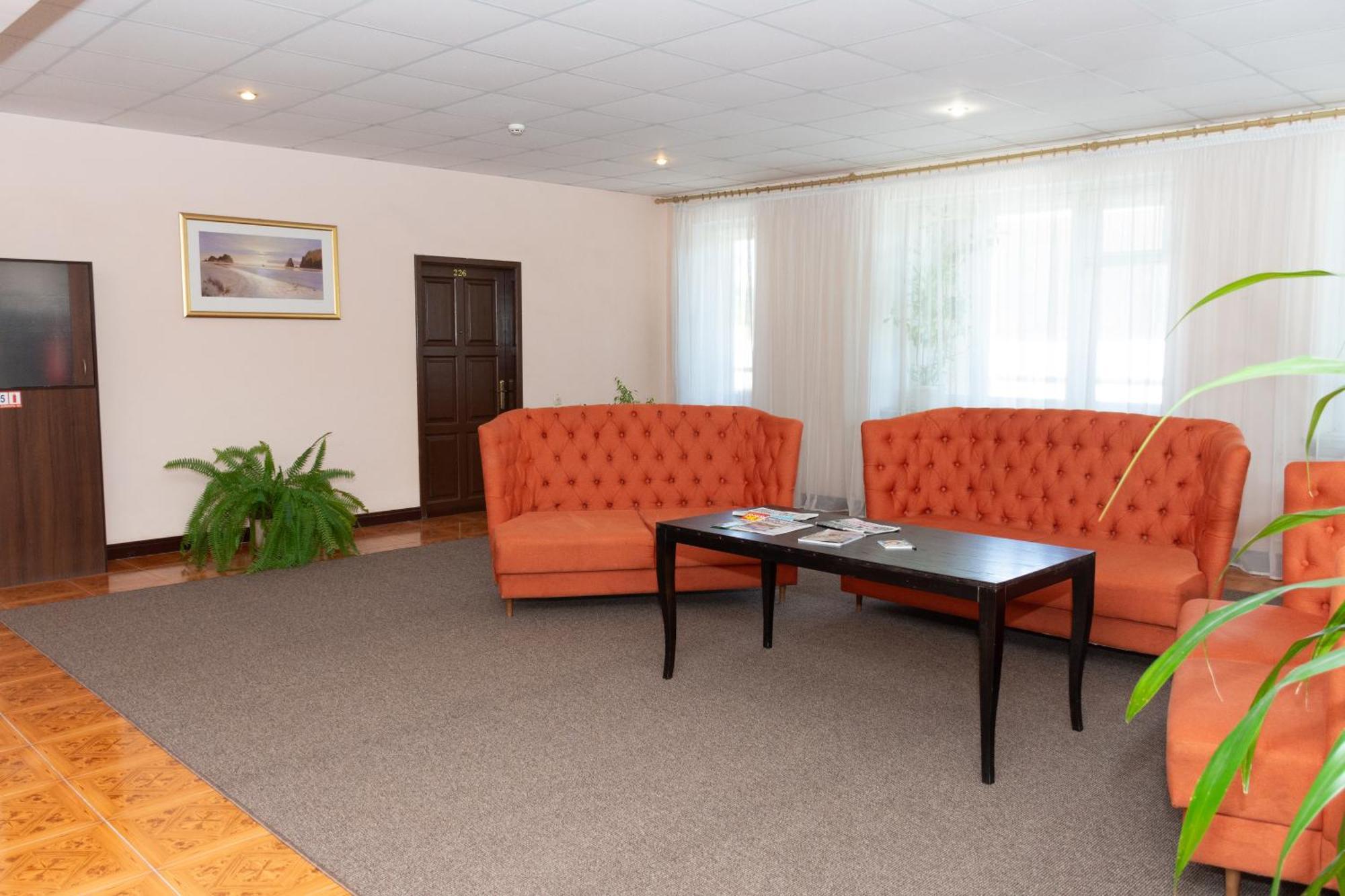 Kremin Hotel Krementchouk Extérieur photo
