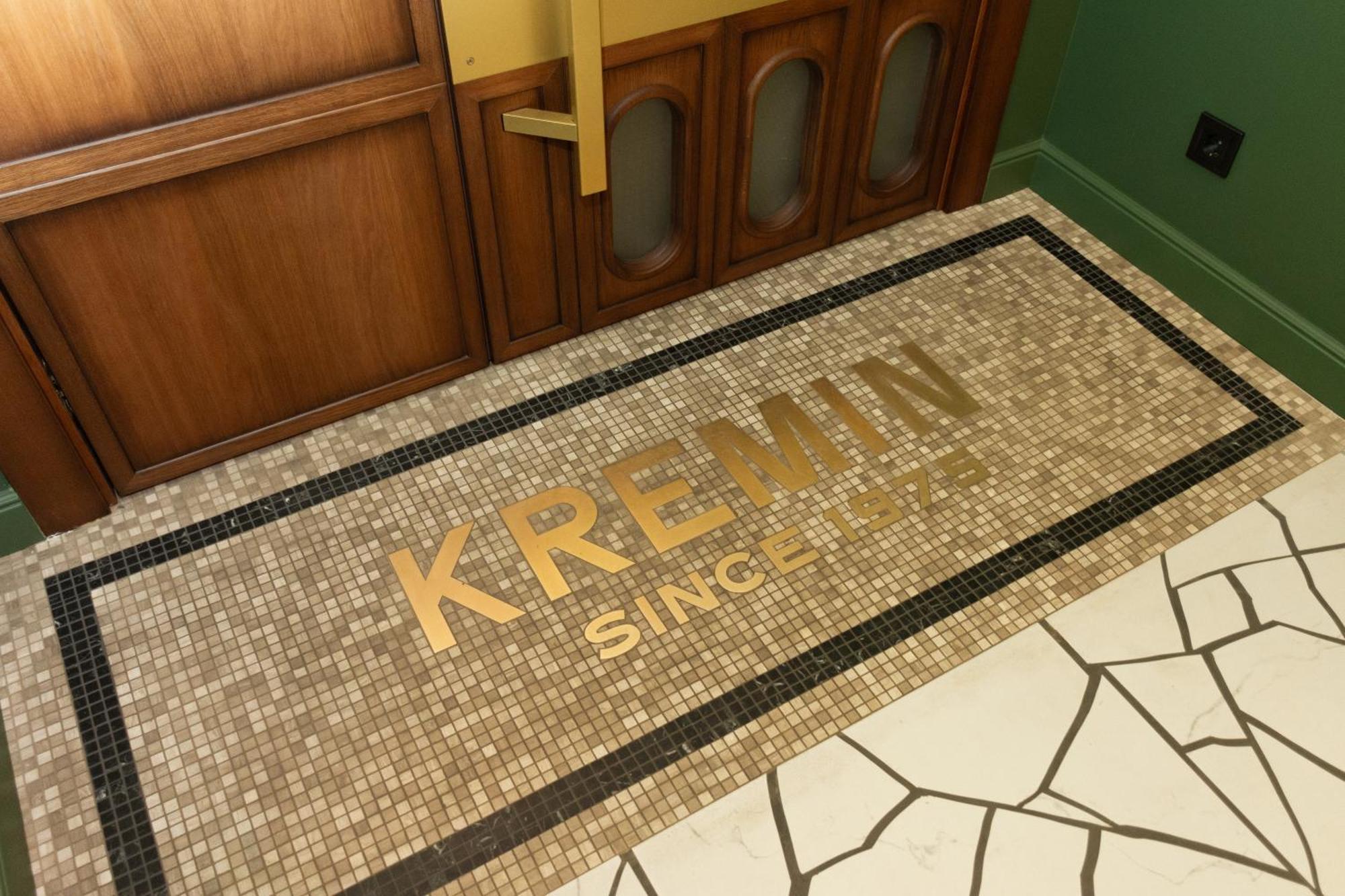 Kremin Hotel Krementchouk Extérieur photo