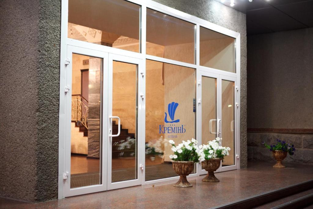 Kremin Hotel Krementchouk Extérieur photo